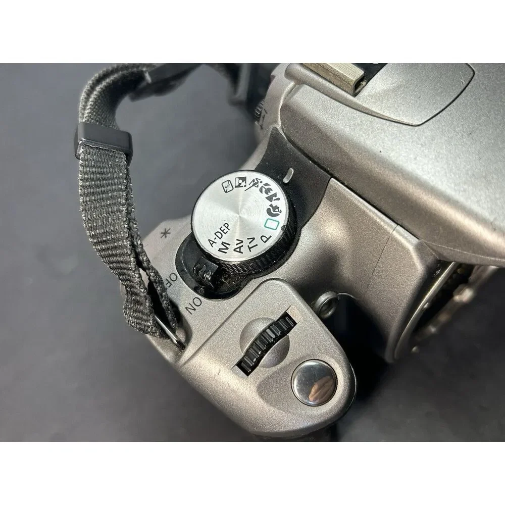 Canon EOS Digital Rebel XT/EOS 350D 8.0 MP Digital SLR Camera DS126071 BODY ONLY